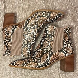 Vince Camuto Leather Jentilliy Snakeskin Print Pull-On Ankle Booties Sz 10 / 42